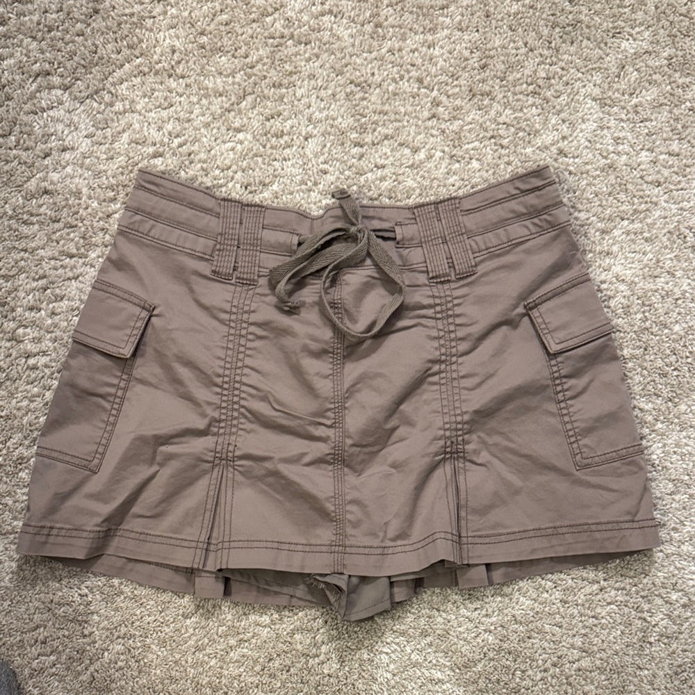 Women's Tan Cargo Shorts